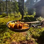 Hytta Pa Med Badestamp Сasa de vacaciones *