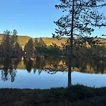 Hytta Pa Med Badestamp * Oyfjell